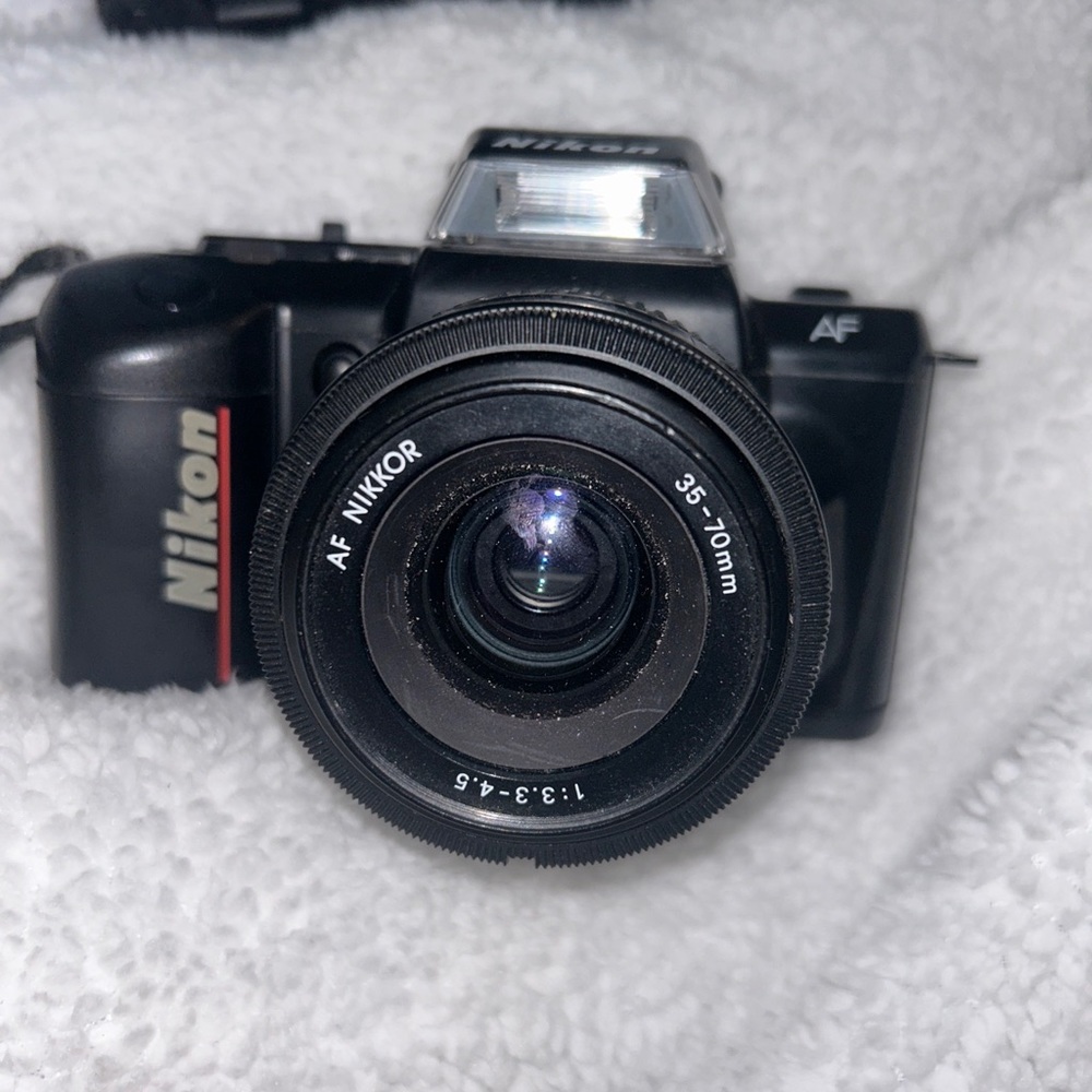 Nikon N4004 F401 F-401 35mm SLR film camera + AF Zoom Lens WORKING